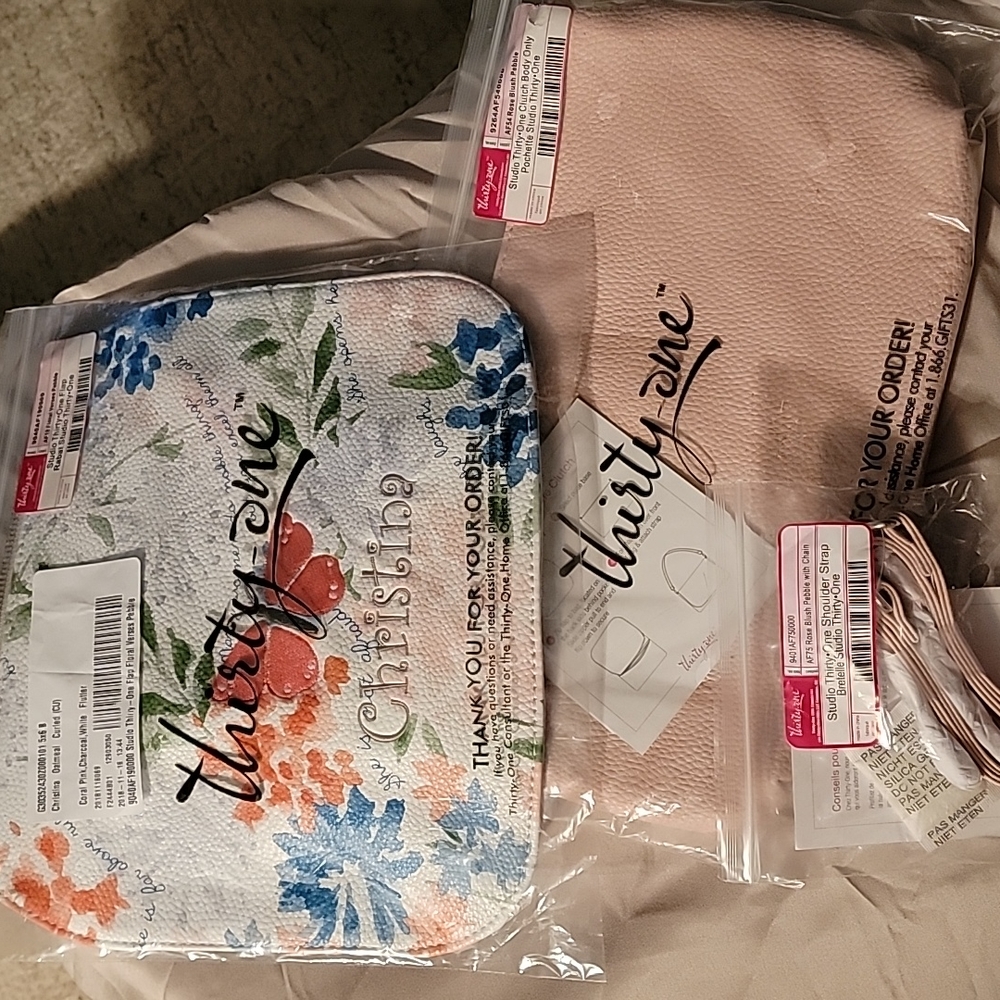 Thirty-one personalized "Christina" clutch. Rose Blush Petal